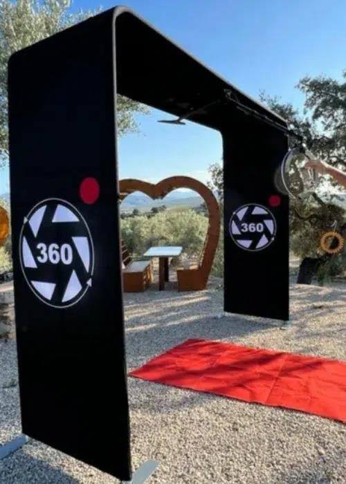 Plataforma de fotomatón 360 con alfombra roja